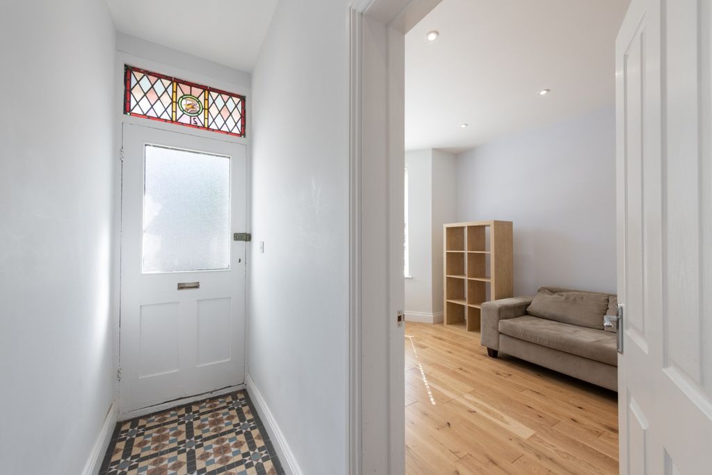 Property photo 2 of 27 5142981
