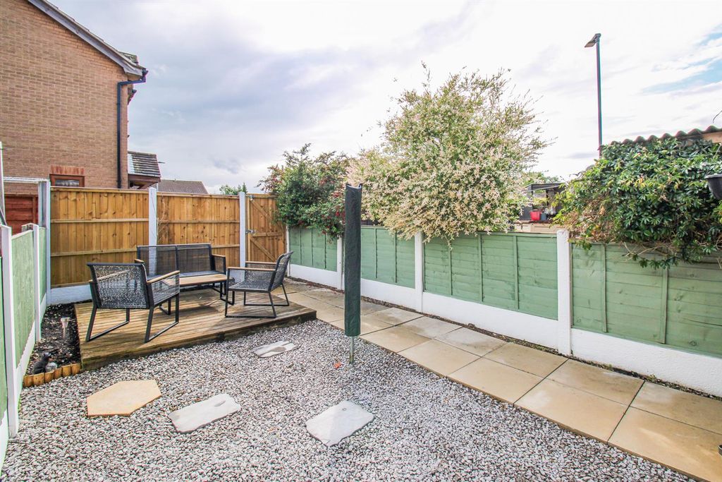 Property photo 2 of 12