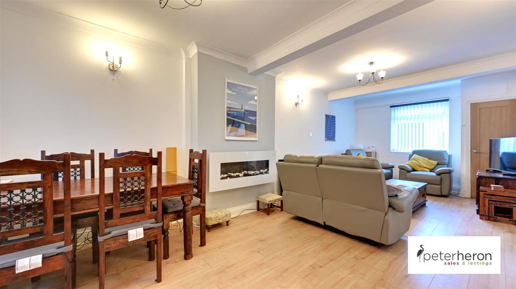 Property photo 2 of 19 Lounge/Dining Room