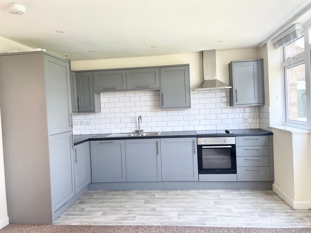 Property photo 3 of 28