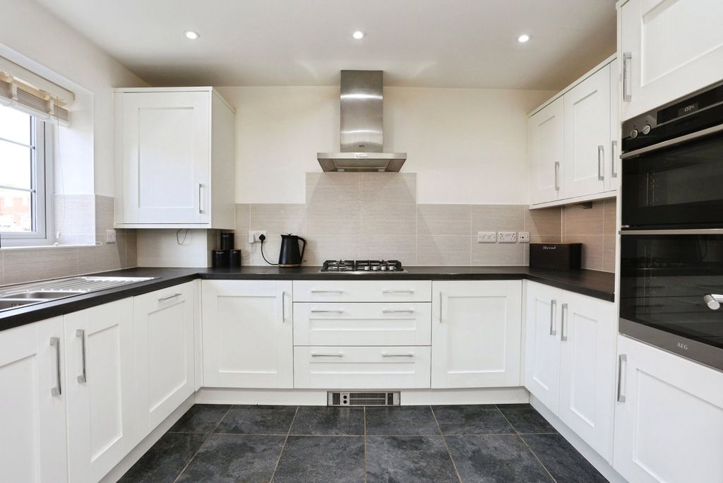 Property photo 2 of 17 Picture No. 06