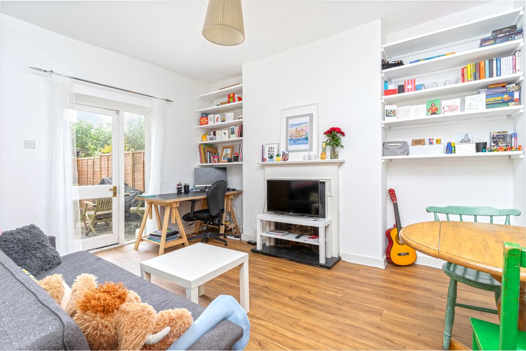 Property photo 1 of 11