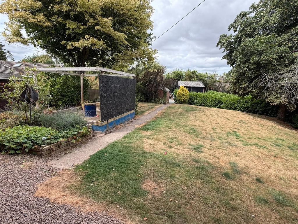 Property photo 3 of 25