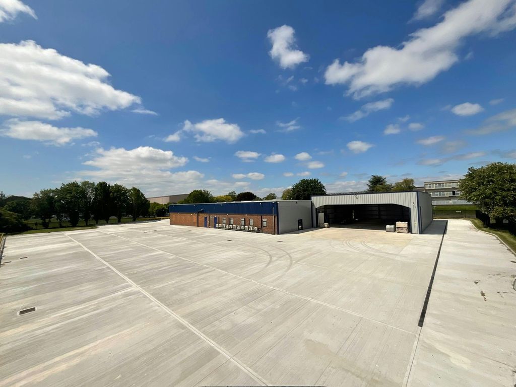 Property photo 1 of 13 Photo 2 - Yard.Jpg