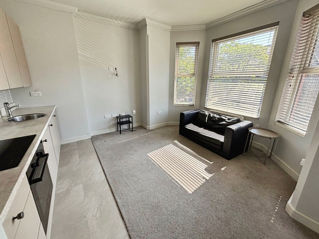 Property photo 2 of 10 Picture No. 11