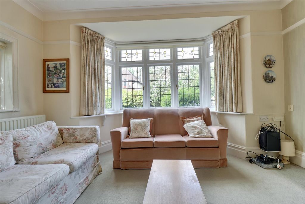 Property photo 2 of 27 45C54Df3-848C-4F04-8Ffa-6C524368A344_1_201_A.Jpeg