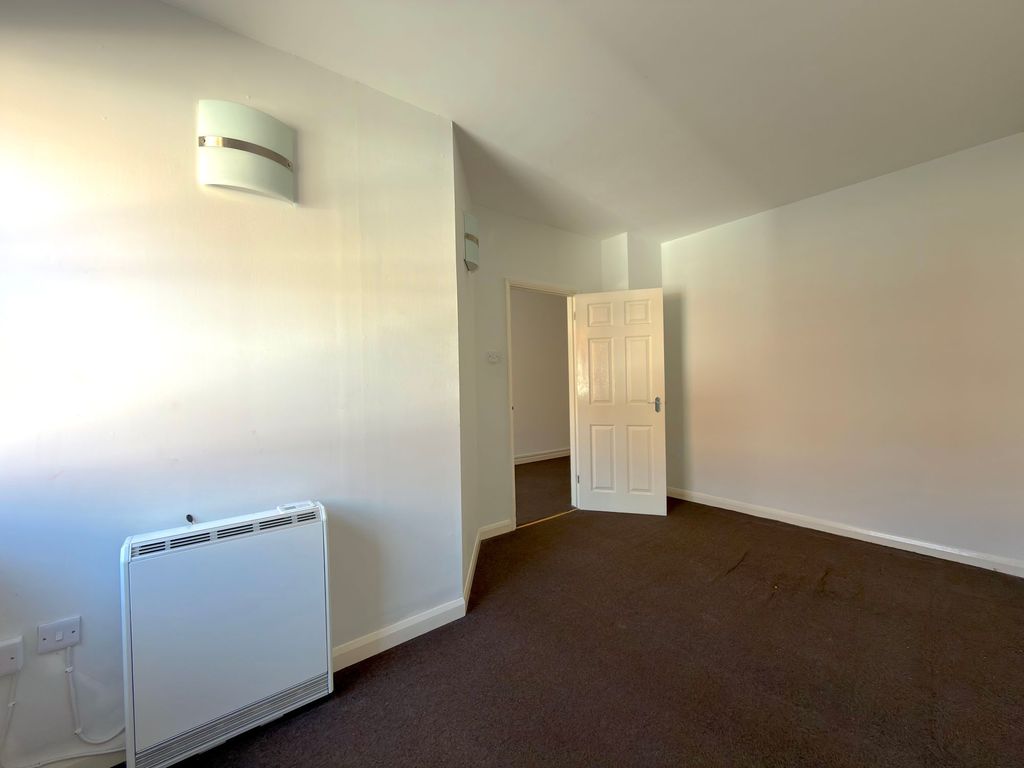 Property photo 3 of 11 Bedroom (1)