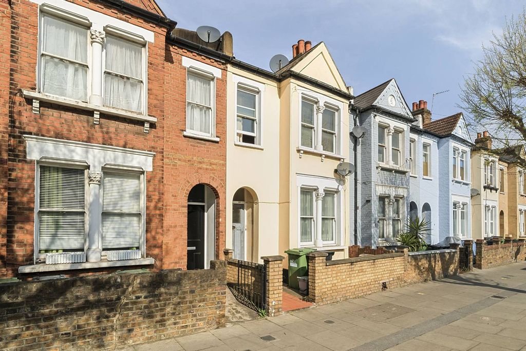 Property photo 1 of 5