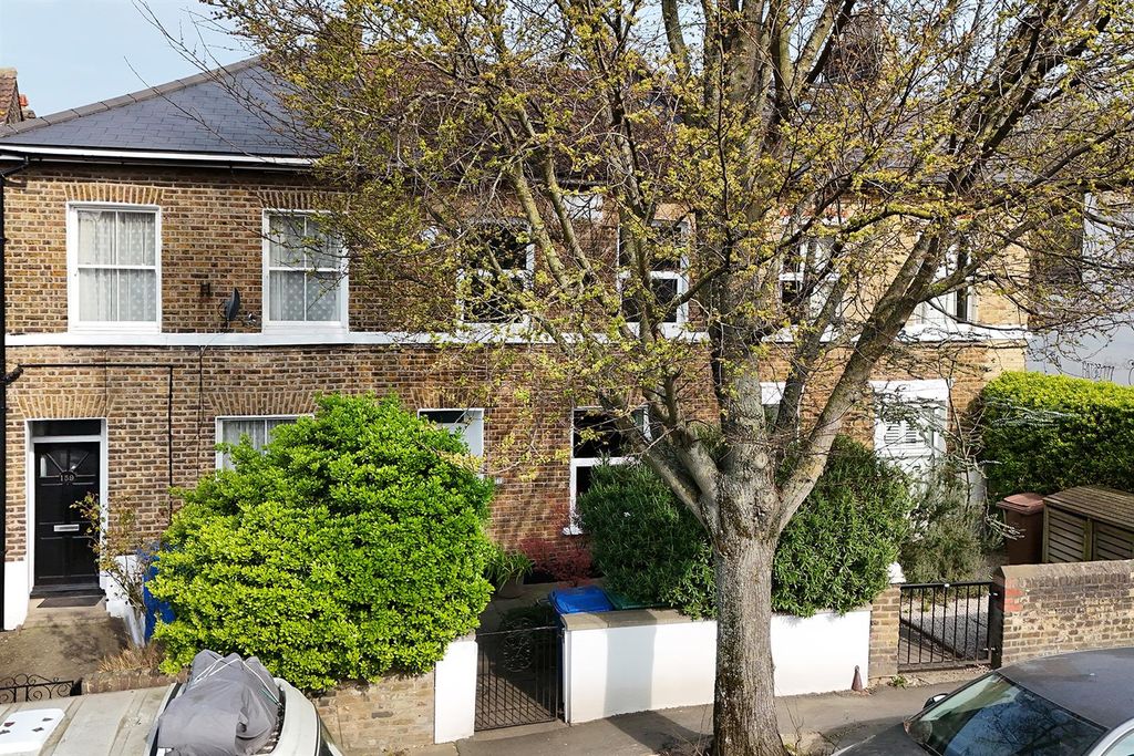 Property photo 1 of 24 Drone - 161 Nunhead Grove.Jpg