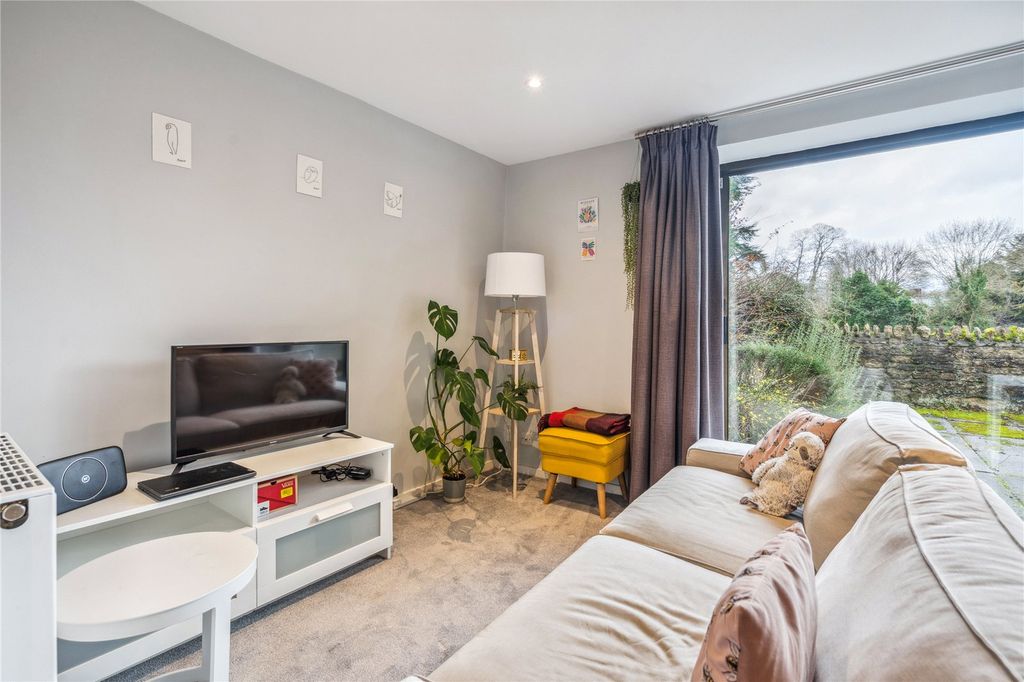 Property photo 2 of 14 Picture No. 25