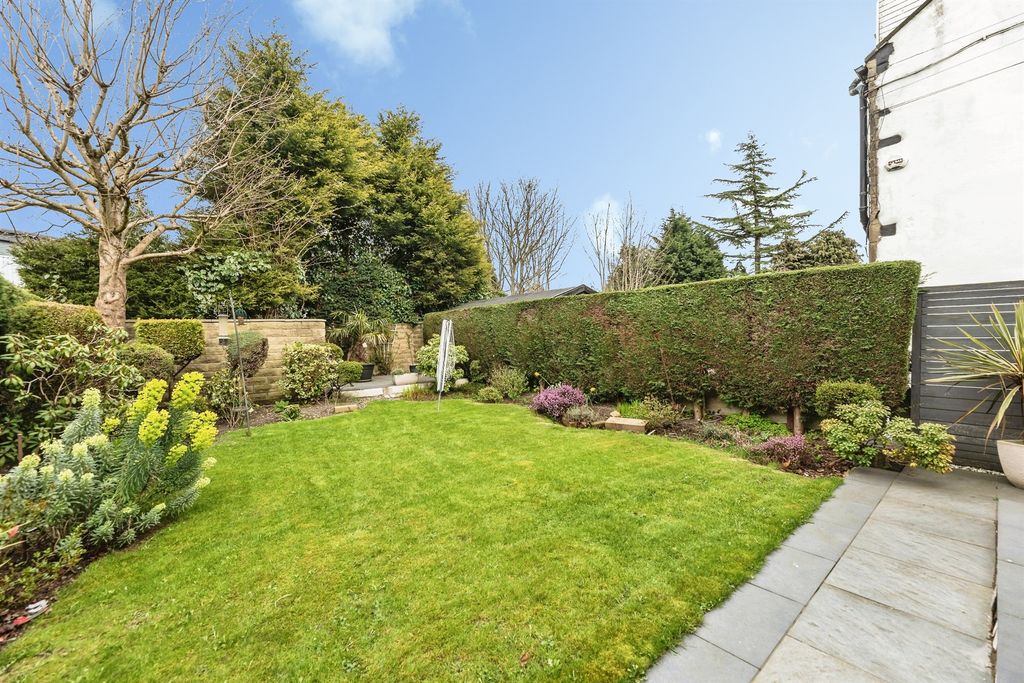 Property photo 2 of 24