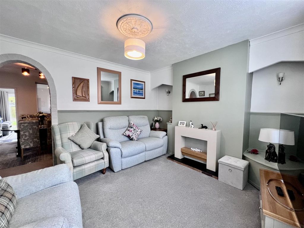 Property photo 3 of 14 3