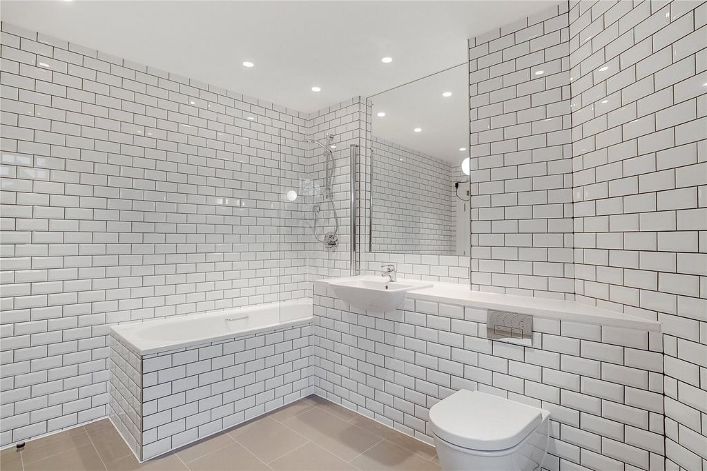 Property photo 2 of 17 Picture No. 22