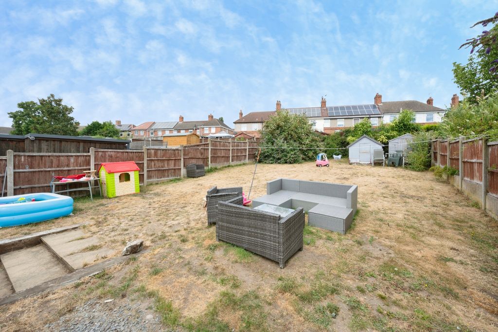 Property photo 2 of 19