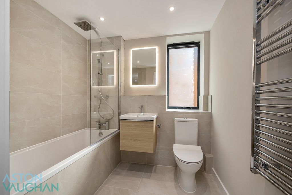 Property photo 2 of 15 5189013