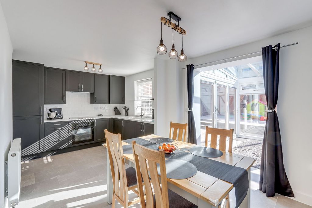 Property photo 2 of 29