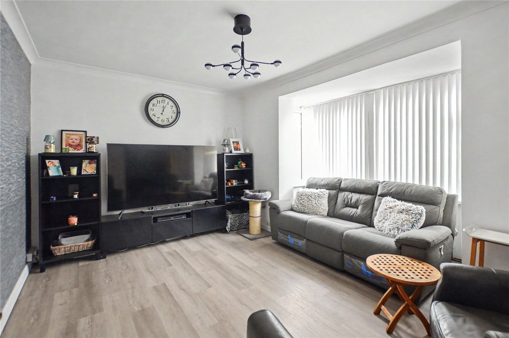 Property photo 2 of 21 Picture No. 09