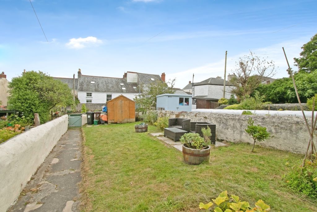 Property photo 3 of 17 Photo