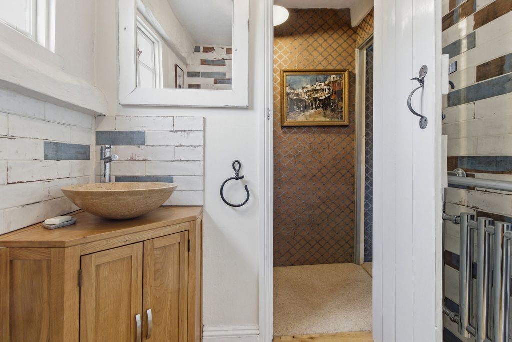 Additional image 17 of 4 bed end terrace house for sale105 High Street, Pershore, Worcestershire. WR10