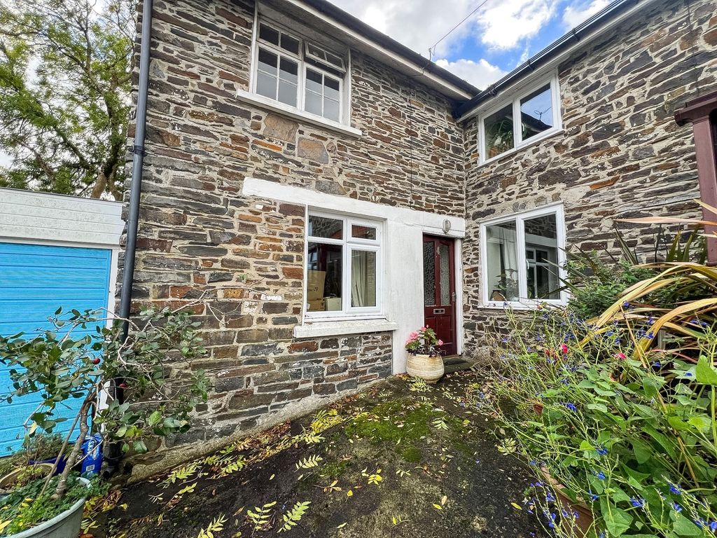 Property photo 1 of 10 8Cf8Ac03-d42B-4A4A-888d-Cb6B130701E9