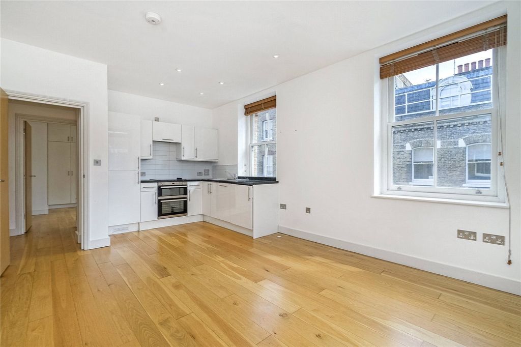 Property photo 1 of 10 Berwick St