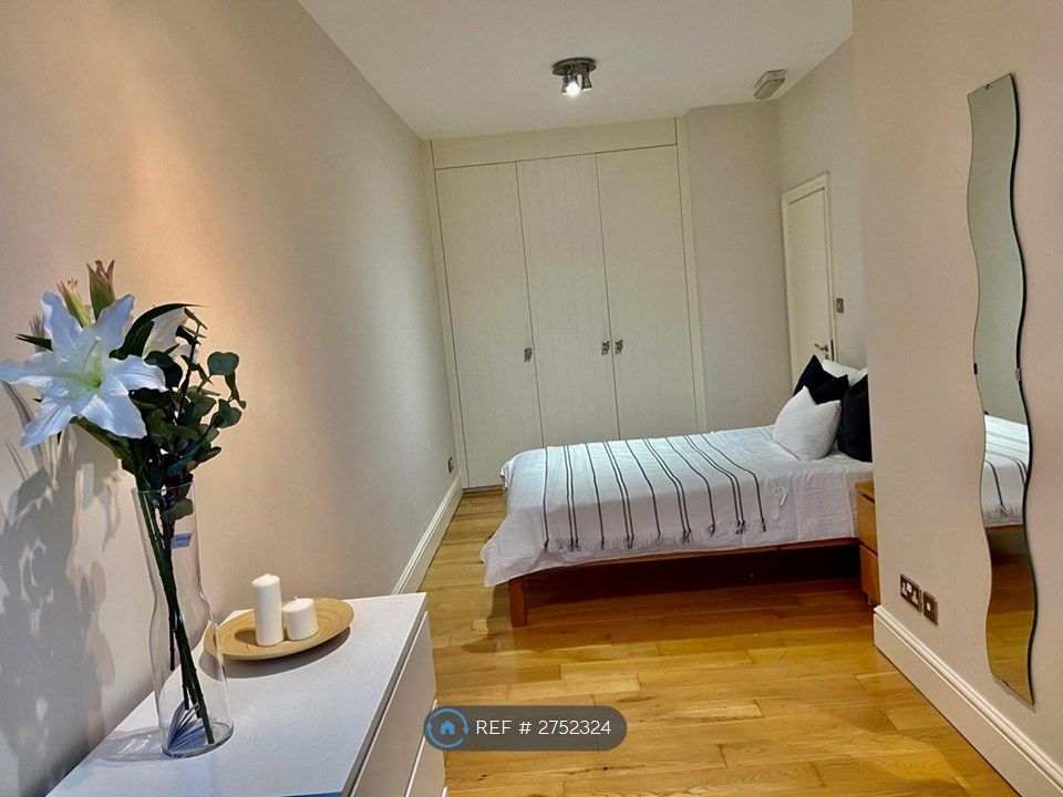 Property photo 2 of 10 Bedroom 1