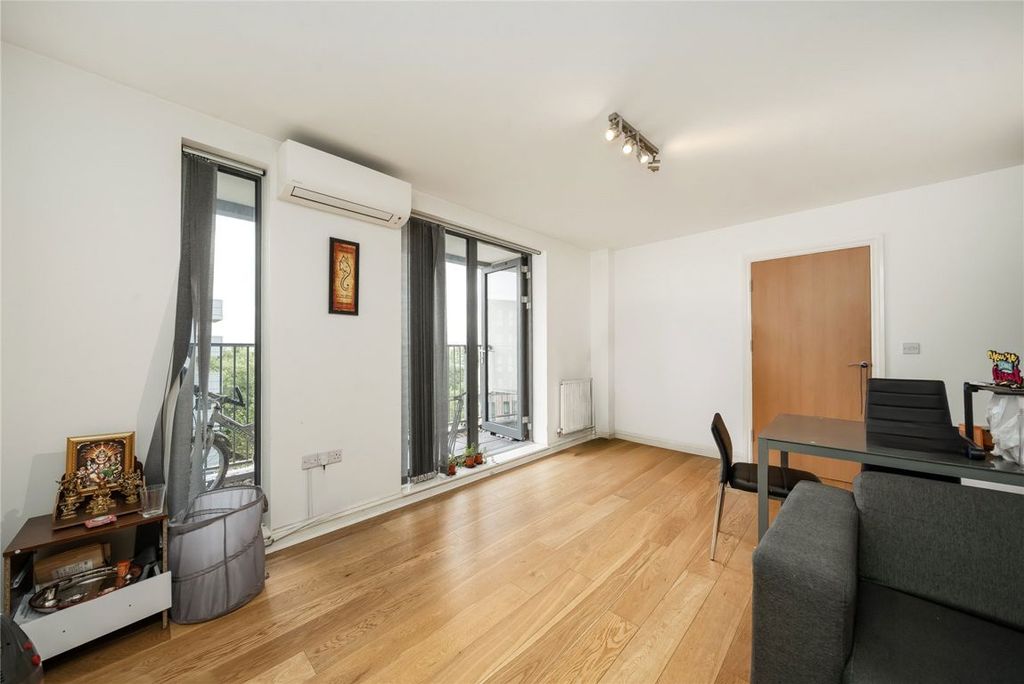 Property photo 2 of 9