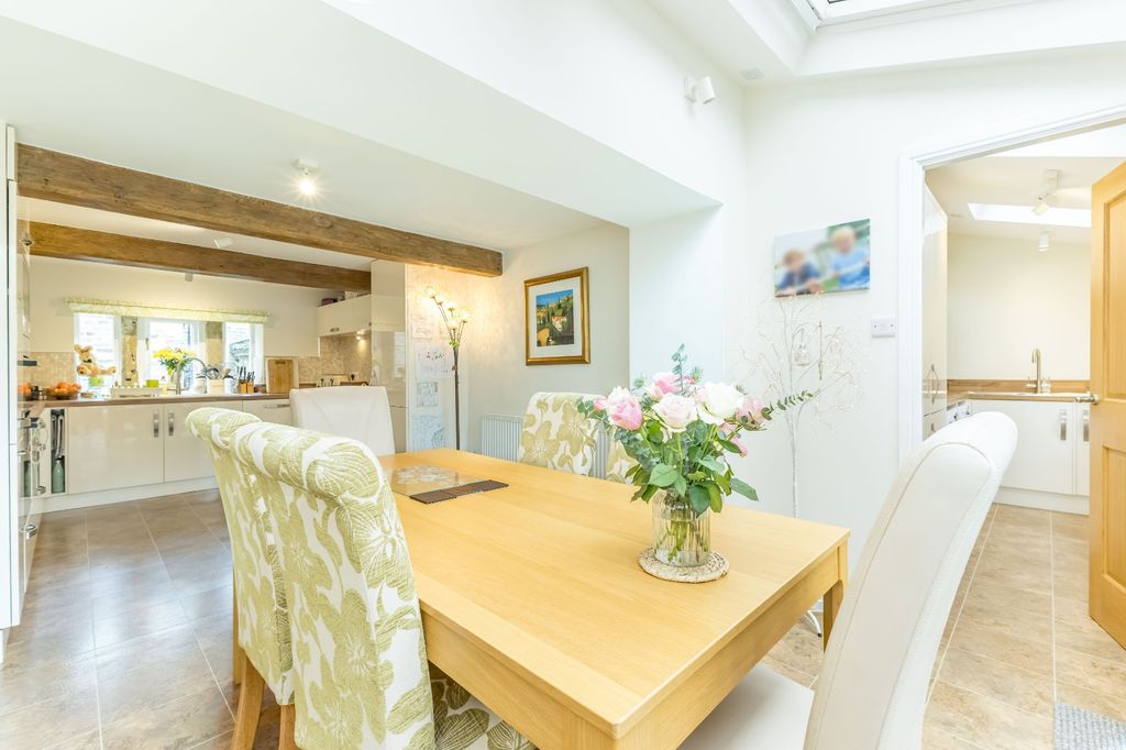 Property photo 3 of 35 Dining Kitchen