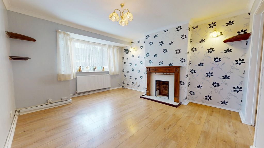 Property photo 3 of 22 4557296