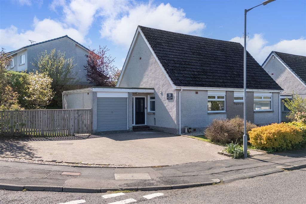 Property photo 1 of 29 31_Springwood_Bank-1.Jpg