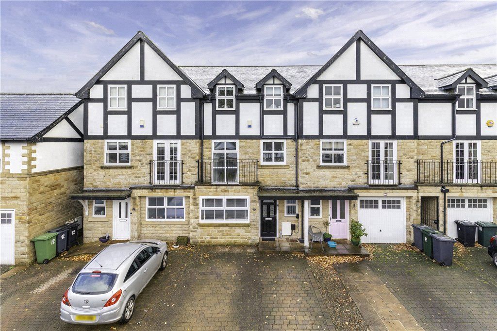 Property photo 1 of 16 Vale Gardens