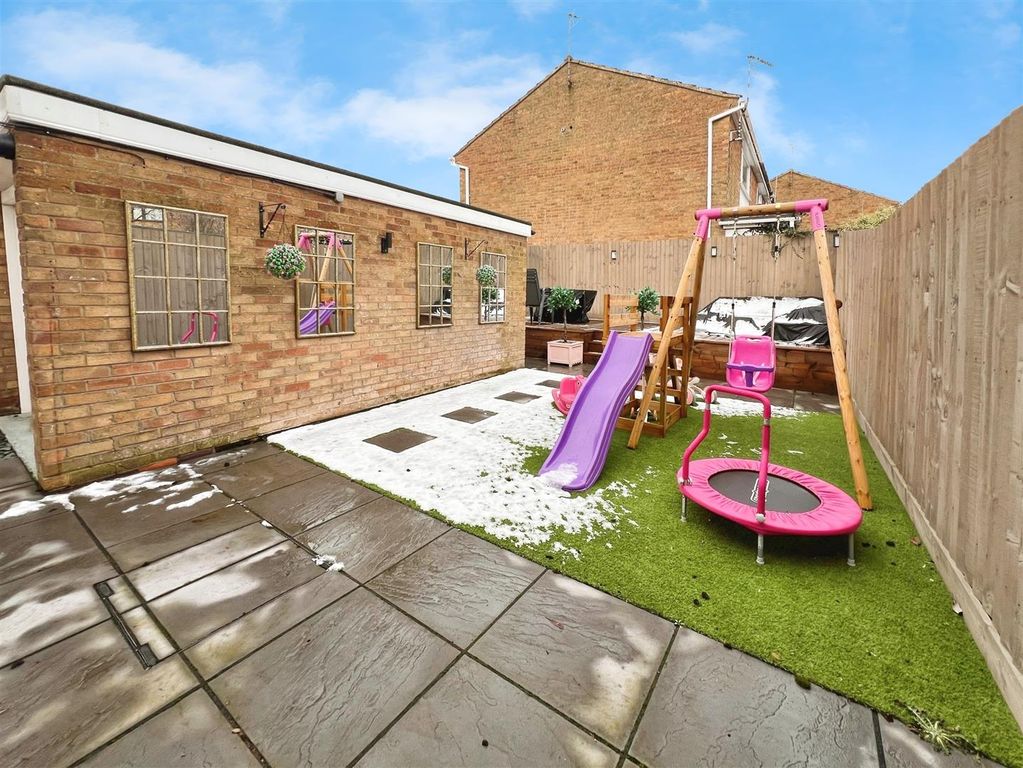 Property photo 2 of 16 Garden