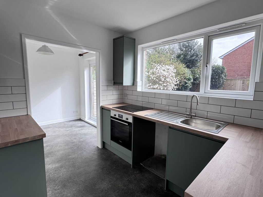 Property photo 1 of 14 Kitchen