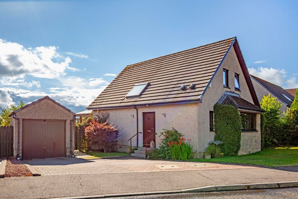 Property photo 1 of 16