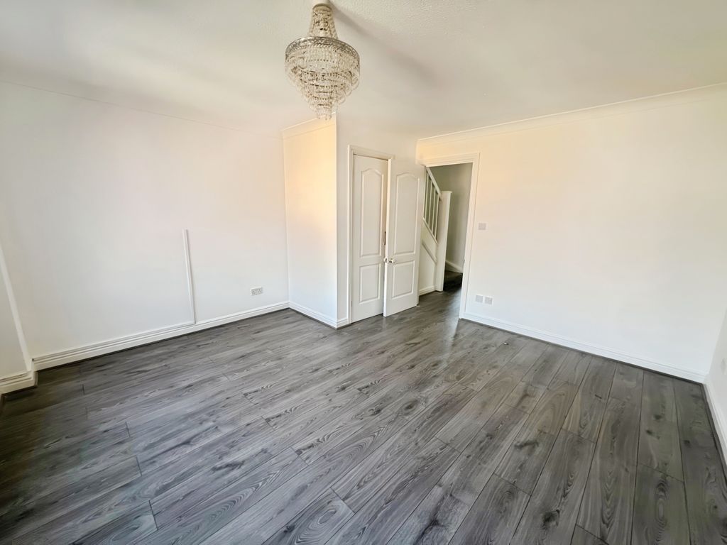 Property photo 3 of 12 Image