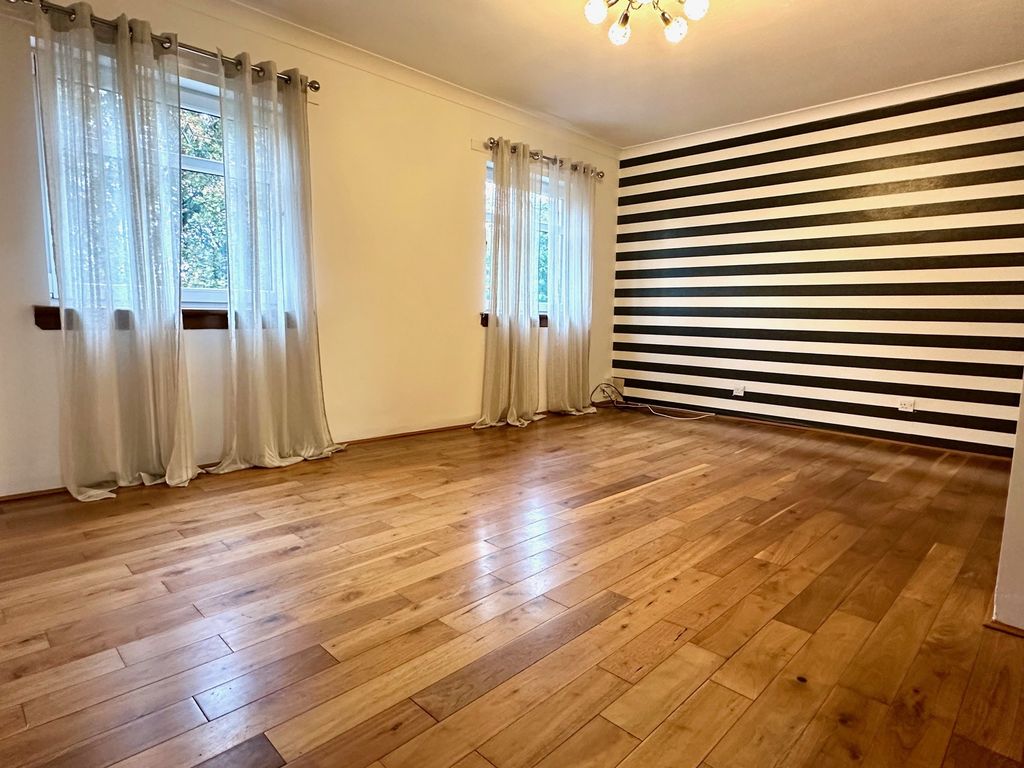 Property photo 2 of 7 Lounge