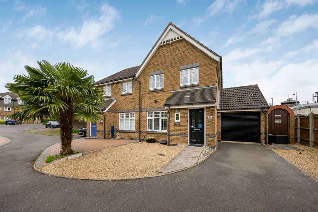 Property photo 1 of 14 Image00014