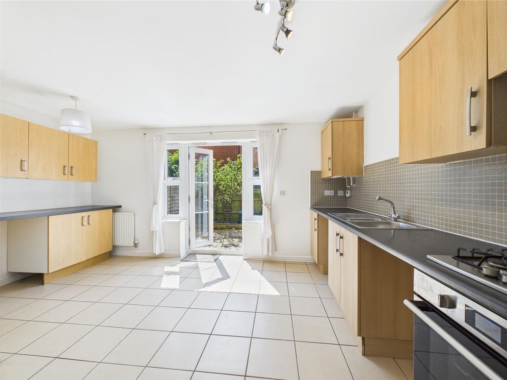 Property photo 2 of 16 Cam04907G0-Pr0179-Still007.Jpg