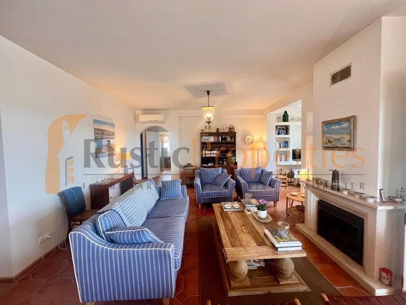 Property photo 3 of 28