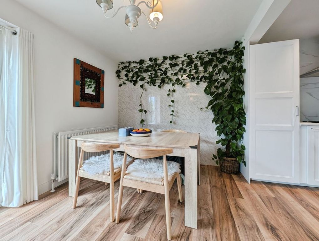 Property photo 3 of 13 Photo 7