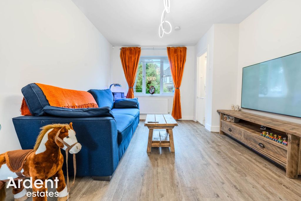 Property photo 3 of 21