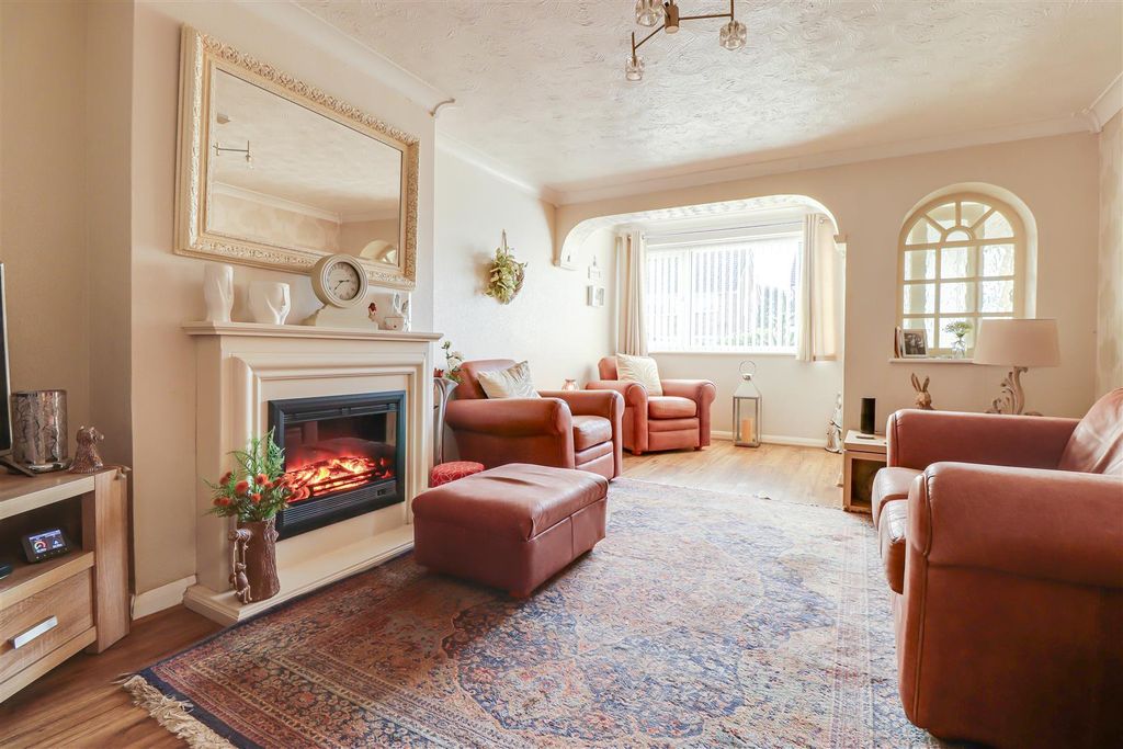 Property photo 3 of 23