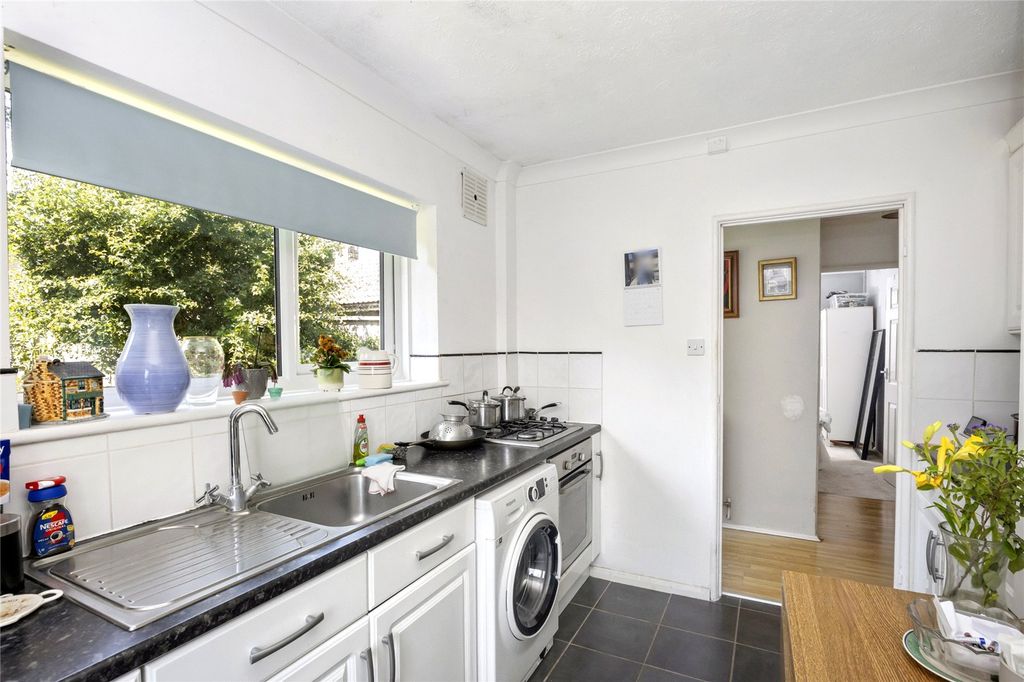 Property photo 2 of 15 Picture No. 11