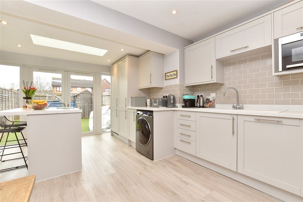 Property photo 2 of 12 Kitchen / Dining Area