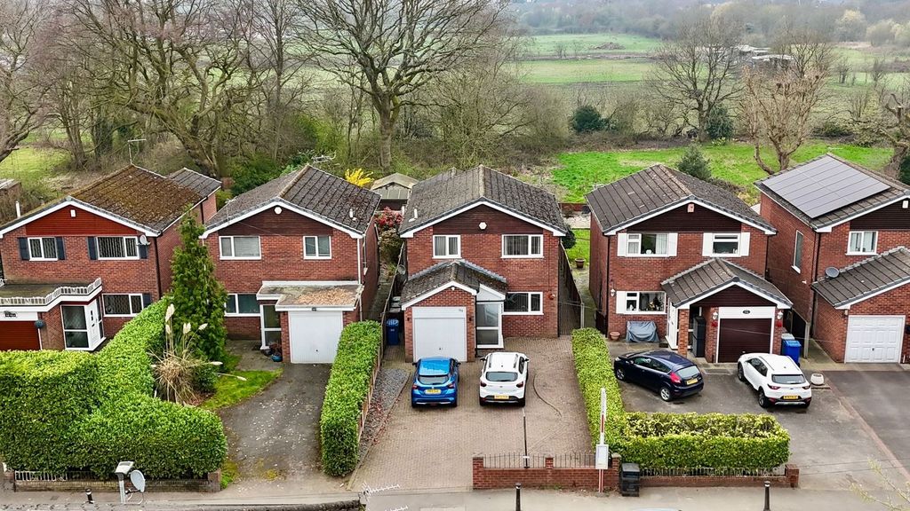 Property photo 2 of 31