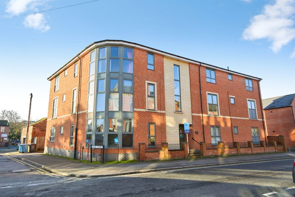 Property photo 1 of 20