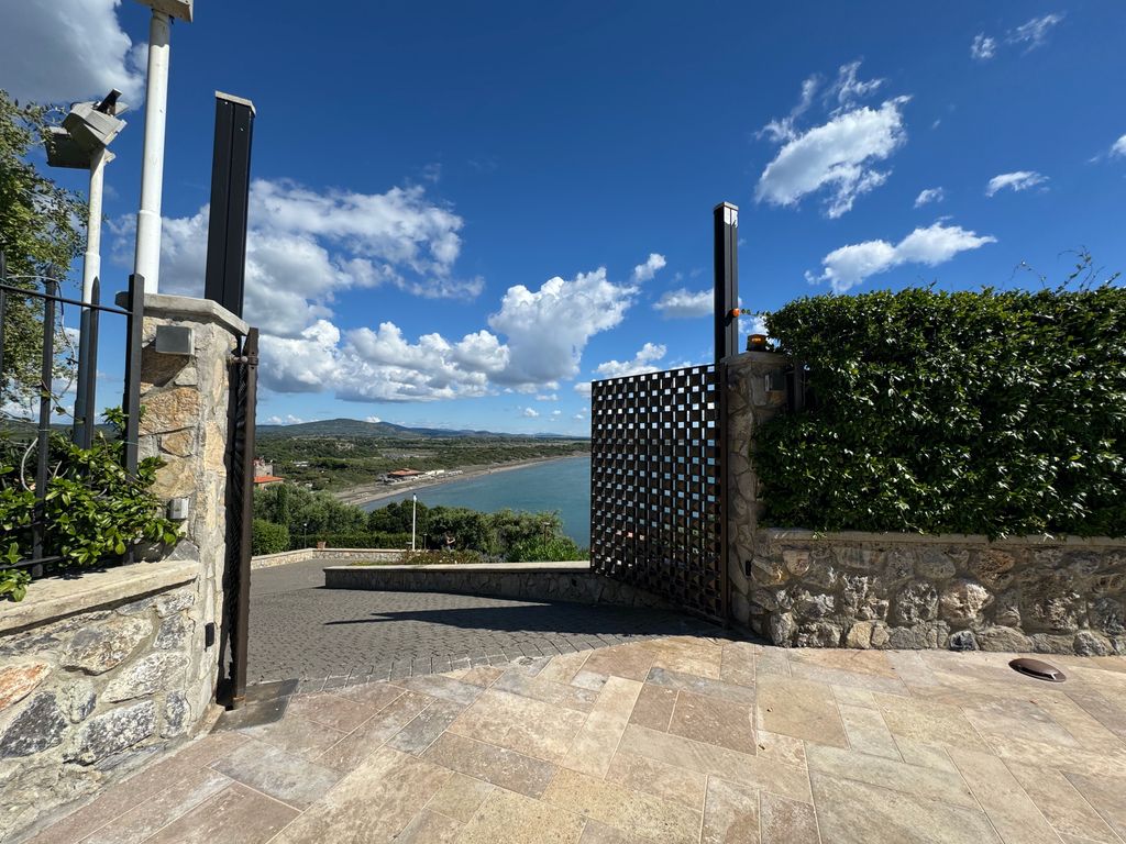 Property photo 2 of 30