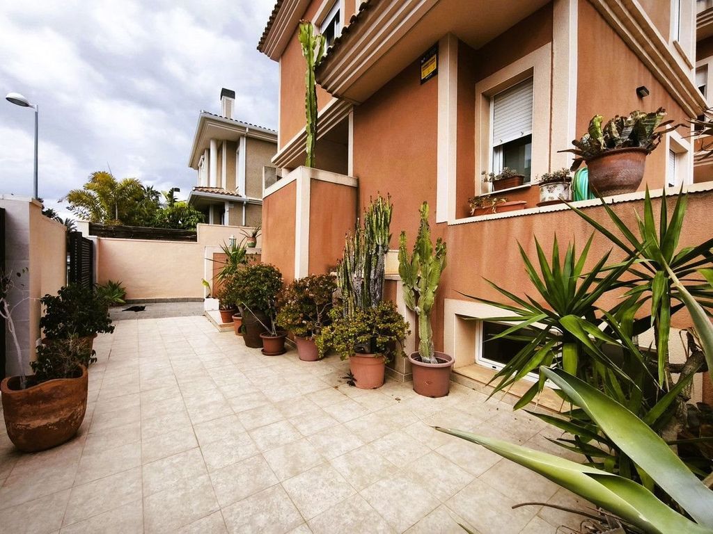 Property photo 2 of 36