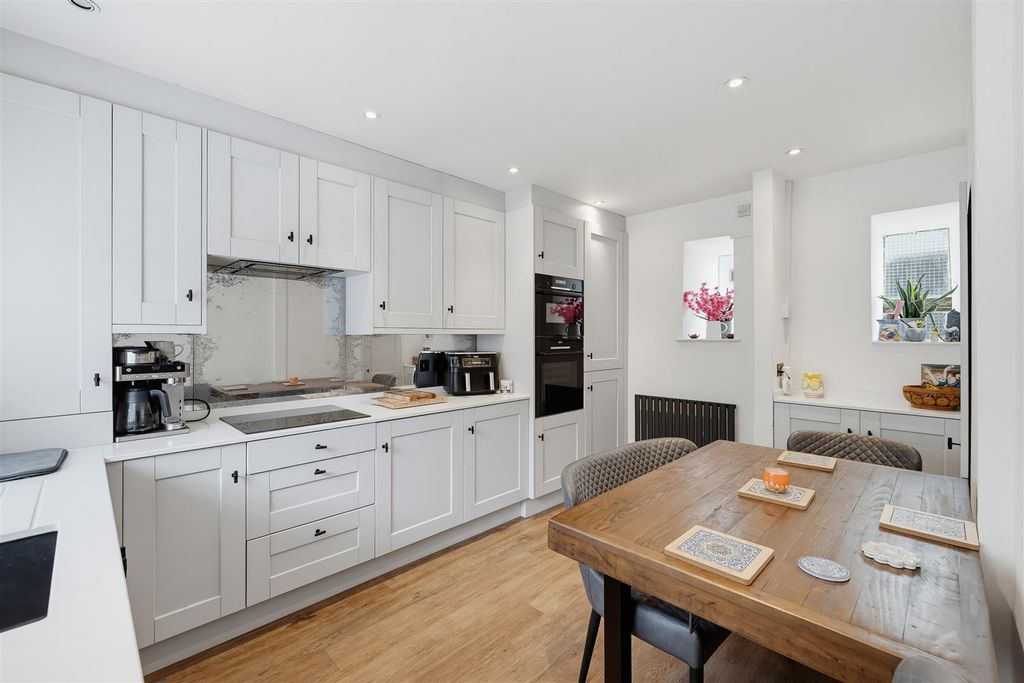 Property photo 3 of 21 Kitchen/Diner