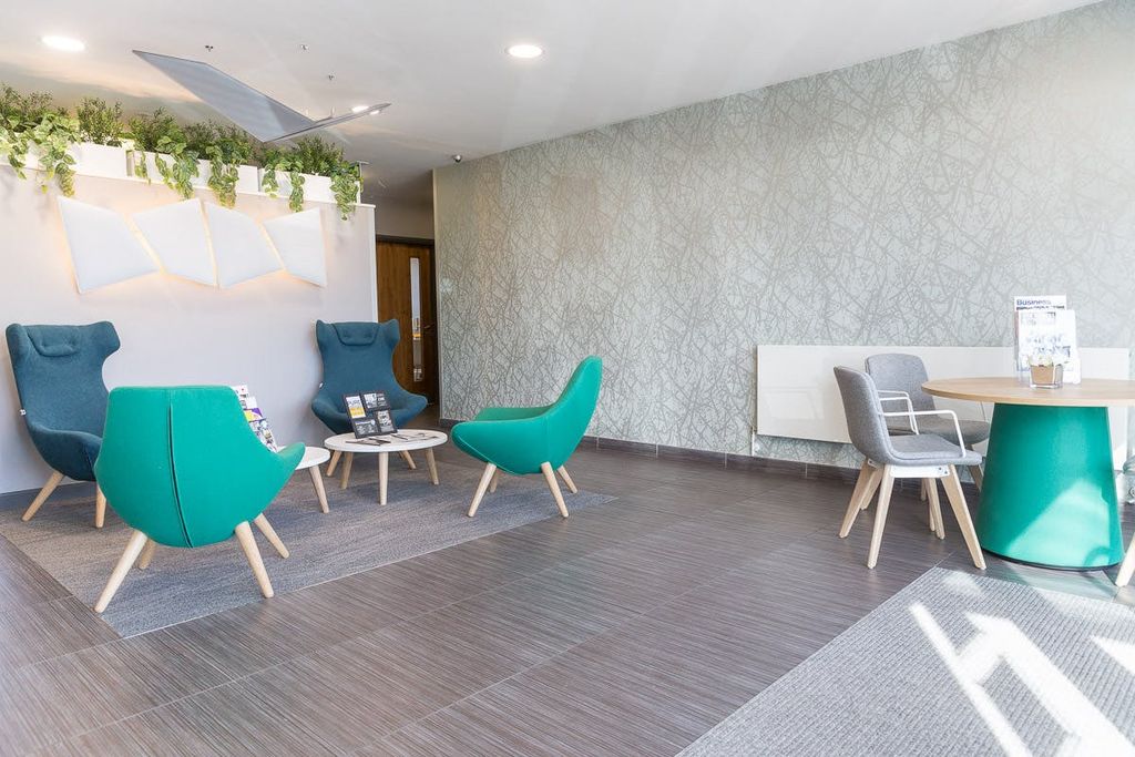 Property photo 2 of 8 Swindon Business Lounge 3 1.Jpg